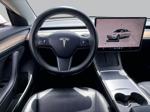 Used 2022 Tesla Model 3 Standard Range RWD image 5