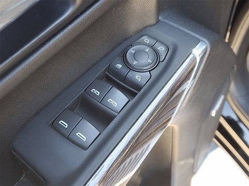 Used 2022 Chevrolet Silverado 1500 LTZ w/ Safety Package II image 18