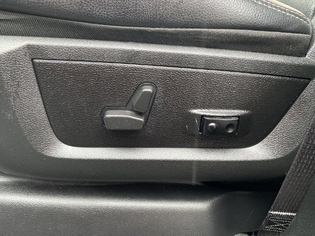 Used 2023 RAM 3500 Laramie AWD/4WD image 12