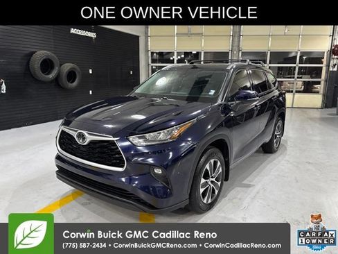 Used 2020 Toyota Highlander XLE AWD/4WD image 1