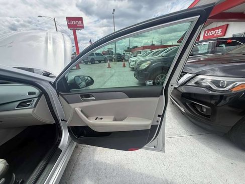 Used 2019 Hyundai Sonata SE FWD image 11