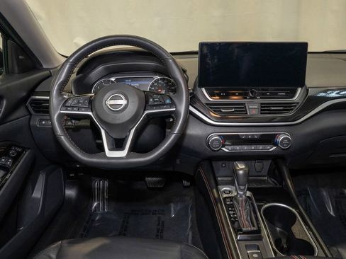 Certified 2023 Nissan Altima 2.0 SR image 2