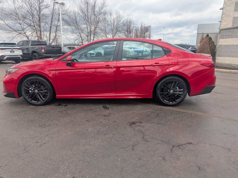 Certified 2025 Toyota Camry SE w/ Convenience Package image 4