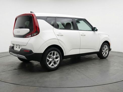 Used 2025 Kia Soul LX w/ LX Technology Package image 9