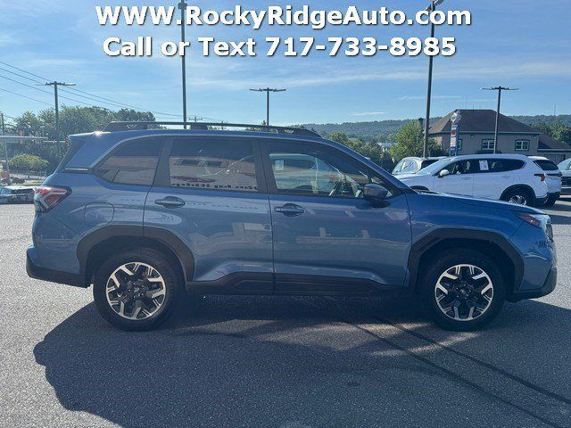 Used 2025 Subaru Forester Premium AWD/4WD image 8