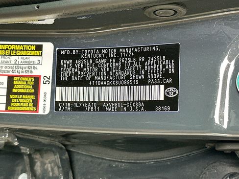 Used 2025 Toyota Camry SE image 31