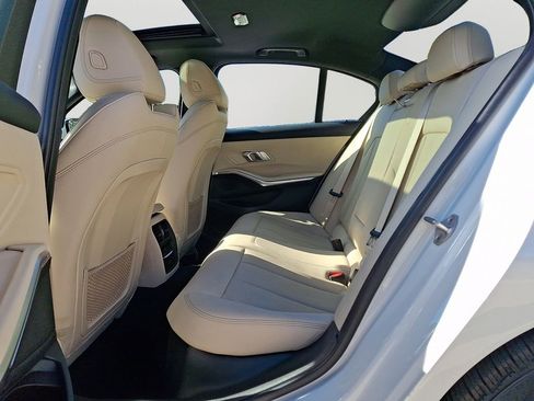 Used 2022 BMW 330e xDrive 330e xDrive image 8