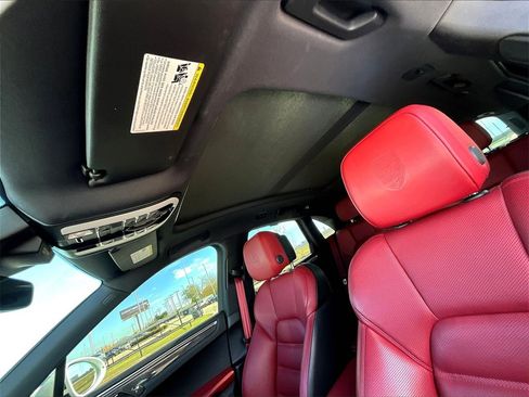 Used 2023 Porsche Macan GTS image 18