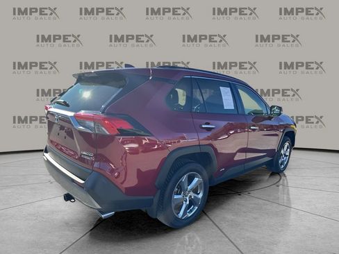Used 2019 Toyota RAV4 Limited w/ Carpet Mat Package image 5