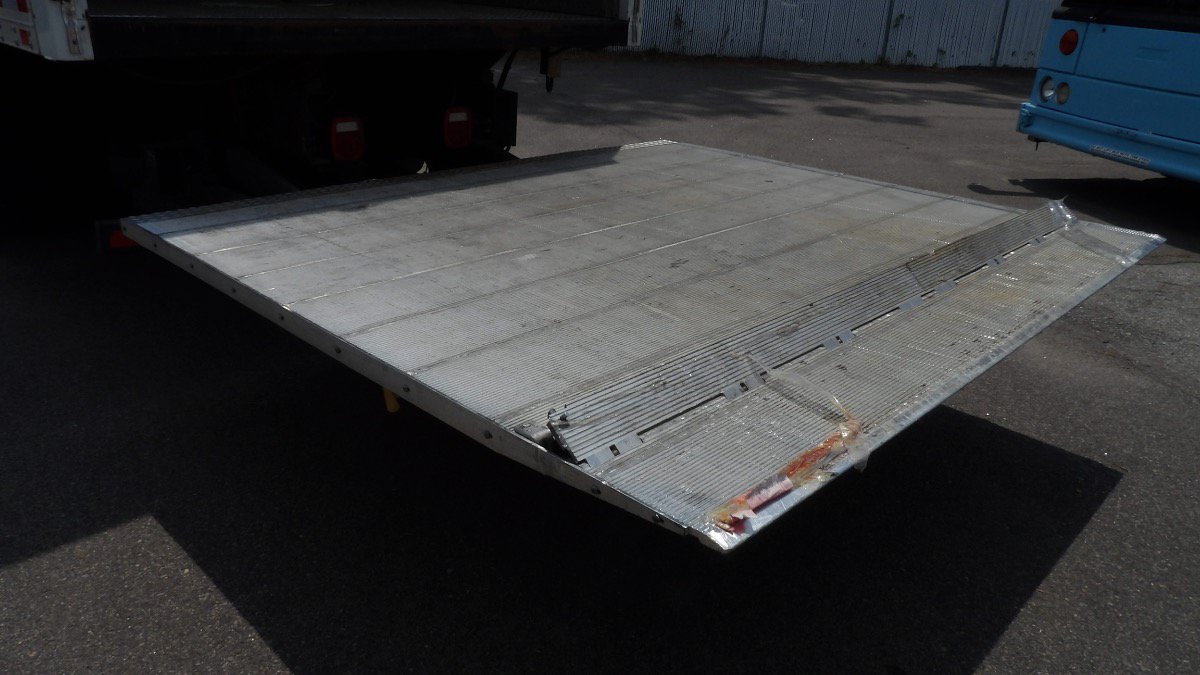 Used 2016 Ford F750 2WD Regular Cab Super Duty image 29