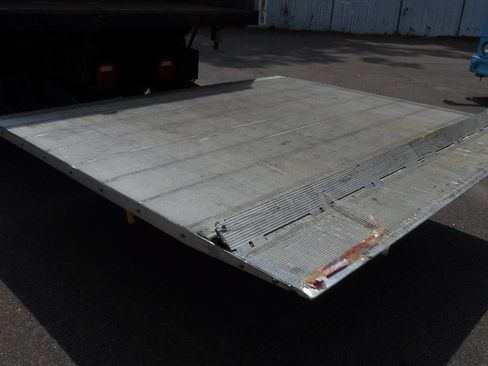 Used 2016 Ford F750 2WD Regular Cab Super Duty image 29