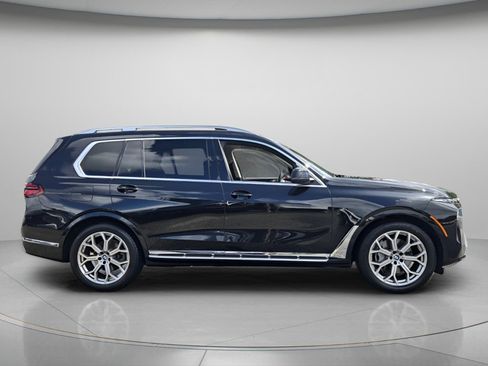 Used 2024 BMW X7 xDrive40i w/ Premium Package AWD/4WD image 4