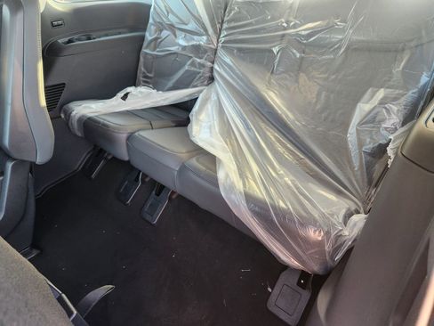 New 2026 Ford Expedition Active image 27