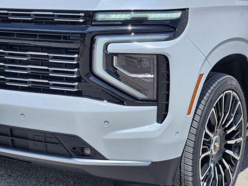 New 2026 Chevrolet Suburban High Country AWD/4WD image 6