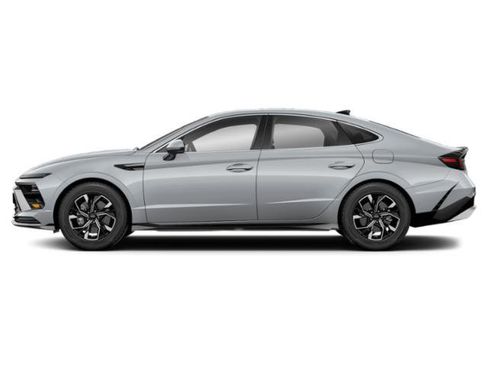 Used 2025 Hyundai Sonata SEL FWD image 2