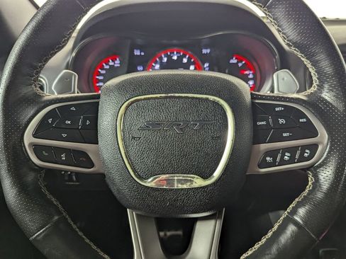 Used 2019 Dodge Durango SRT w/ Technology Group AWD/4WD image 16