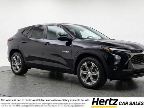 Used 2025 Chevrolet Blazer LT FWD image 1
