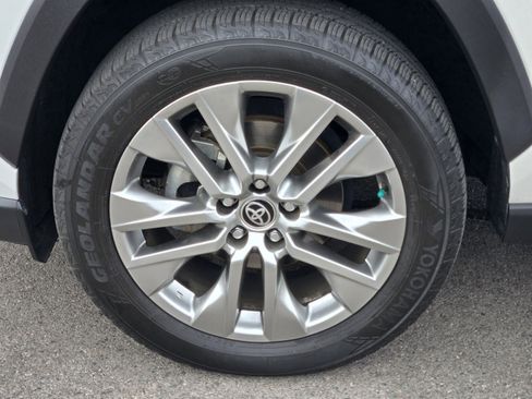 Used 2020 Toyota RAV4 Limited image 10