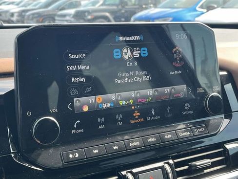 Used 2025 Nissan Pathfinder Platinum FWD image 32
