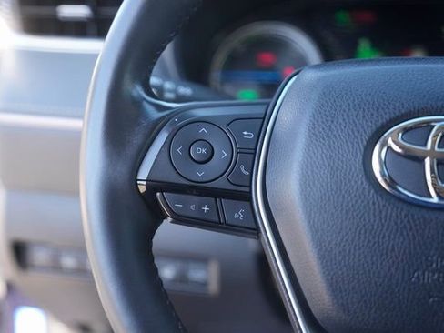 Used 2021 Toyota Venza Limited image 22