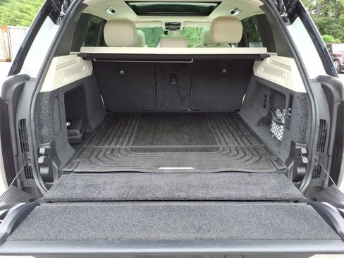 Used 2025 Land Rover Range Rover SE AWD/4WD image 13
