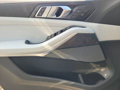 New 2025 BMW X5 xDrive50e w/ Climate Comfort Package image 21