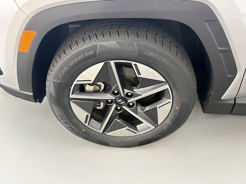 Used 2025 Hyundai Tucson SEL AWD/4WD image 11
