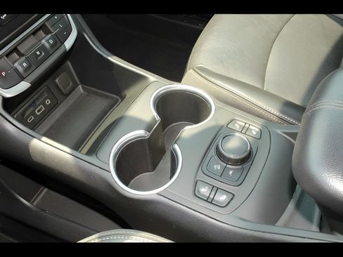 Used 2022 GMC Terrain SLT image 20