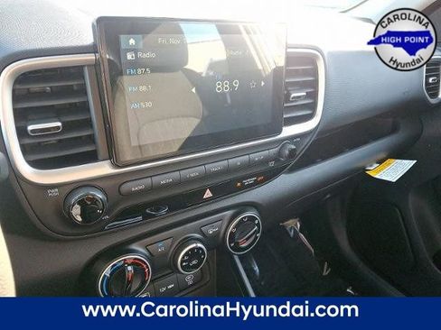 New 2026 Hyundai Venue SE image 9