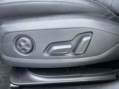 Used 2022 Audi A4 2.0T Premium Plus w/ Premium Plus Package image 12