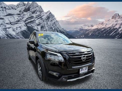 Used 2023 Nissan Pathfinder SL w/ Lighting Package (N92) image 1