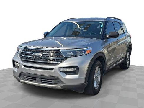 Used 2020 Ford Explorer XLT w/ Equipment Group 202A AWD/4WD image 1