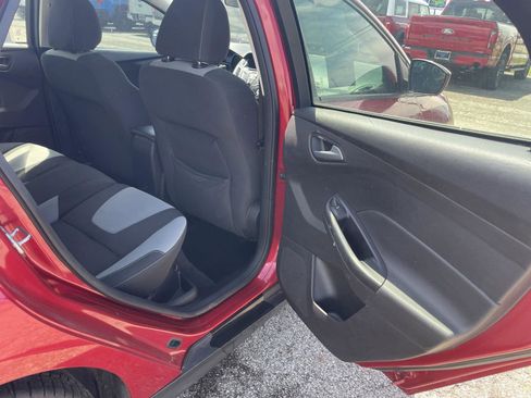 Used 2012 Ford Focus SE FWD image 19