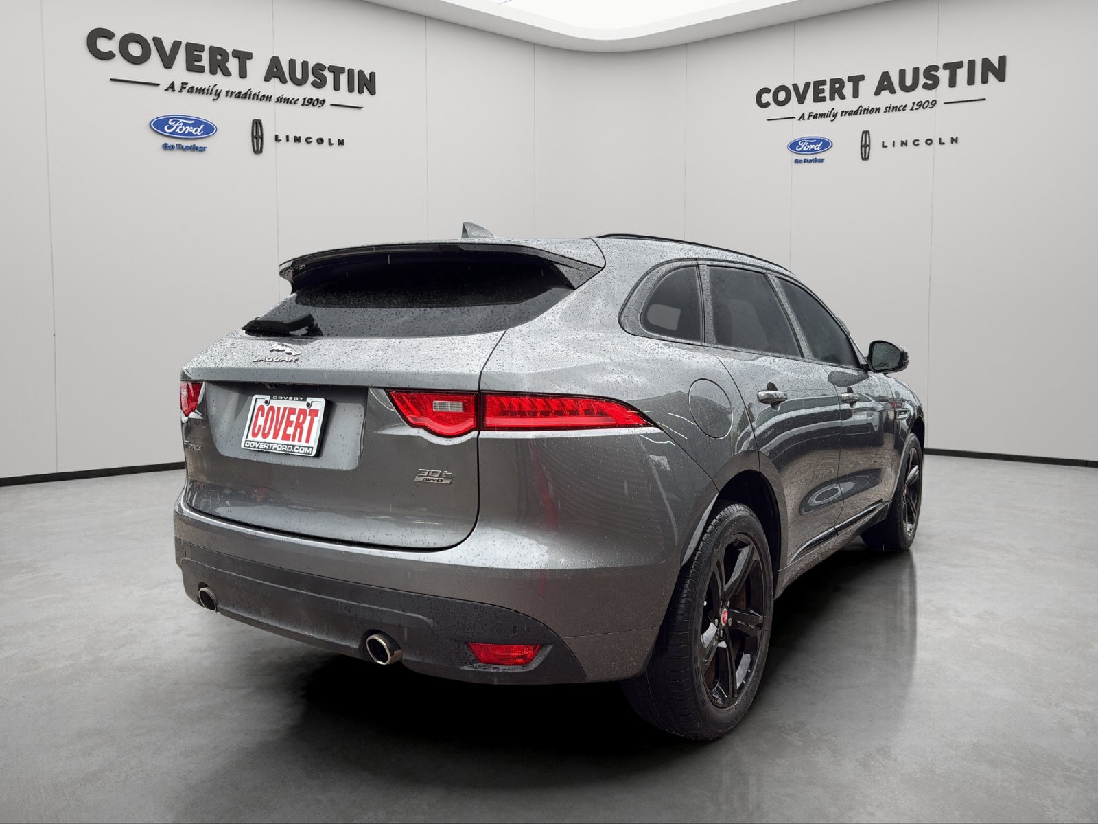 Used 2018 Jaguar F-PACE R-Sport AWD/4WD image 5