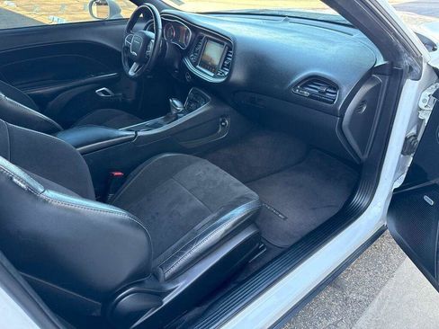 Used 2016 Dodge Challenger R/T Scat Pack w/ Leather Interior Group RWD image 28