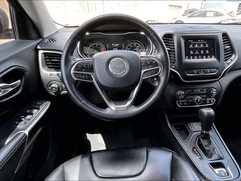 Used 2021 Jeep Cherokee Latitude Plus image 6