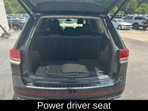 Used 2021 Volkswagen Atlas SE w/ Panoramic Sunroof Package FWD image 11