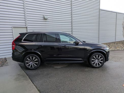 Used 2023 Volvo XC90 B5 Core w/ Climate Package image 6