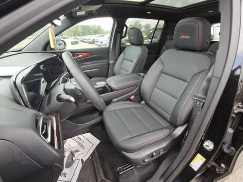 Used 2026 Chevrolet Traverse Z71 w/ Driver Confidence Package AWD/4WD image 8