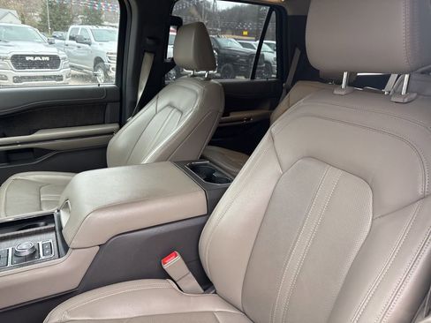 Used 2021 Ford Expedition Limited image 11