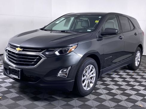Used 2019 Chevrolet Equinox LS w/ LS Convenience Package FWD image 16