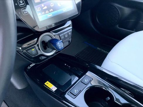 Used 2021 Toyota Prius Prime XLE FWD image 16