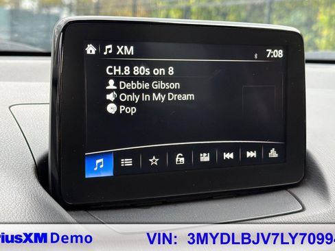 Used 2020 Toyota Yaris XLE image 42