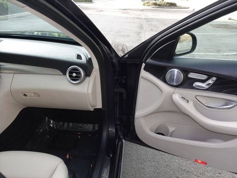Used 2015 Mercedes-Benz C 300 Sedan image 35