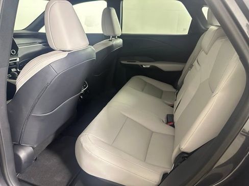 Used 2025 Lexus RX 350 AWD image 19