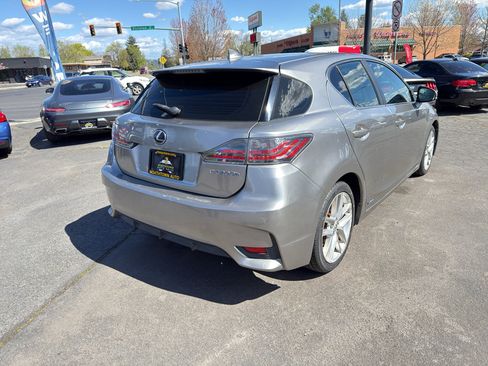 Used 2017 Lexus CT 200h w/ Accessory Package 2 FWD image 7