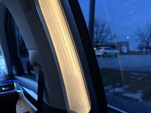 Used 2016 BMW 750i xDrive image 27