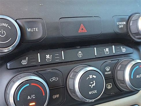 Used 2021 RAM 1500 Laramie w/ Off Road Group image 14