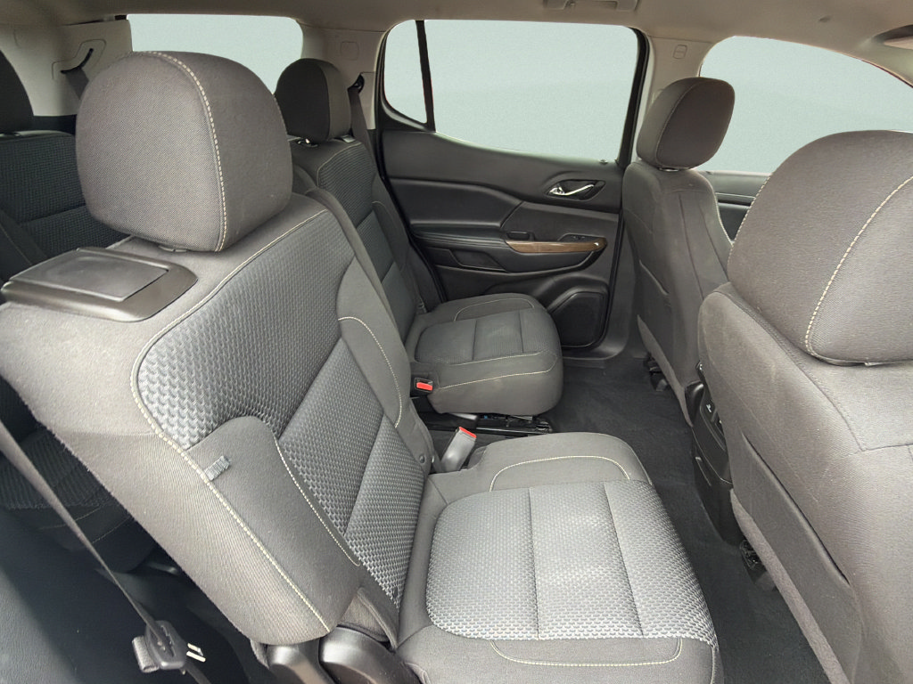 Used 2022 GMC Acadia SLE w/ Driver Convenience Package FWD image 12