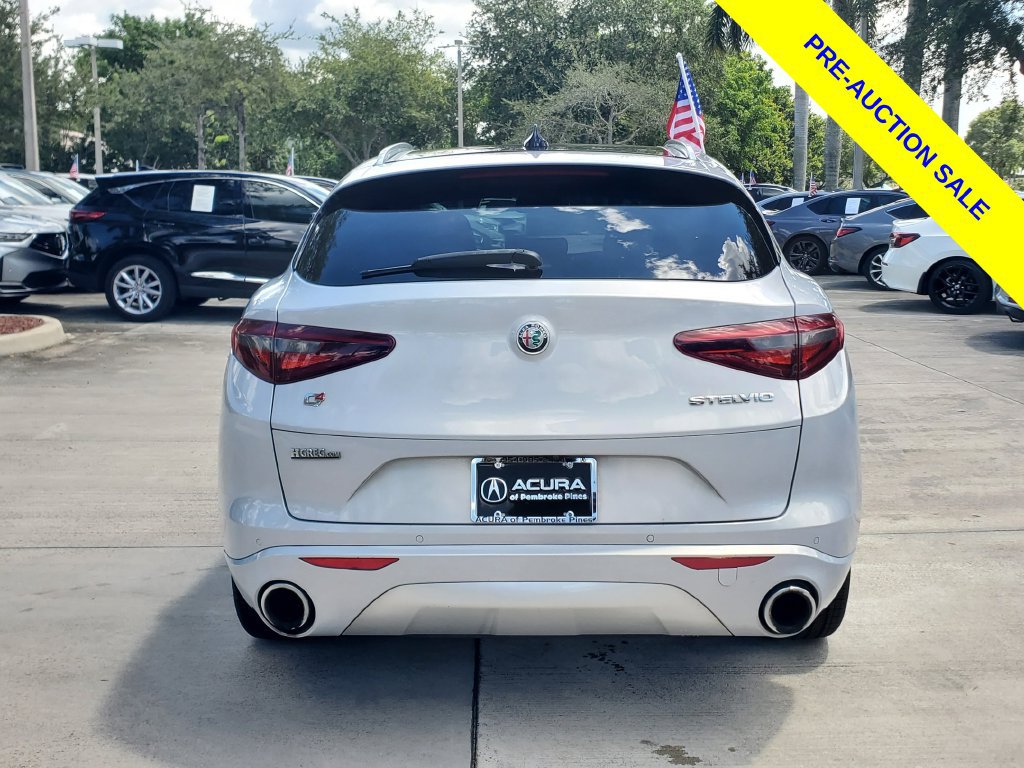 Used 2021 Alfa Romeo Stelvio Ti w/ Nero Edizione AWD/4WD image 6